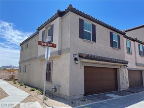 678 Vetiver Ln in Henderson, NV - Building Photo - Building Photo