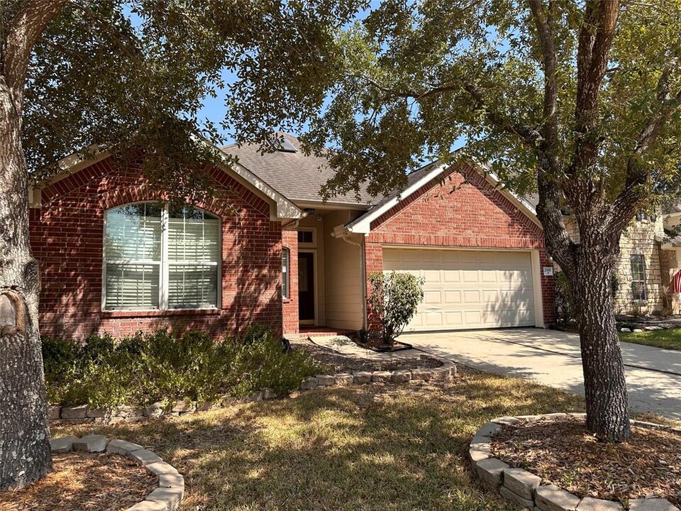 2905 Fountain Brook Ct in Pearland, TX - Foto de edificio