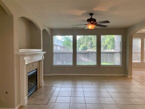 11 Baccara Pl in Conroe, TX - Building Photo - Building Photo