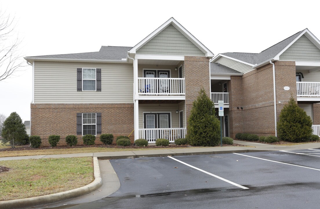 Lanier Pointe Apartments in Shelby, NC - Building Photo