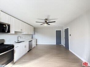 1505 Cochran Ave in Los Angeles, CA - Foto de edificio - Building Photo