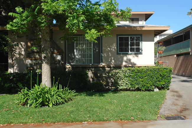 547 S Madison Ave in Pasadena, CA - Building Photo - Building Photo