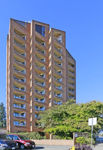 Maple Towers in Maple Ridge, BC - Building Photo - Building Photo