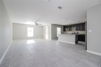 127 Tulip Ln in Poinciana, FL - Building Photo - Building Photo