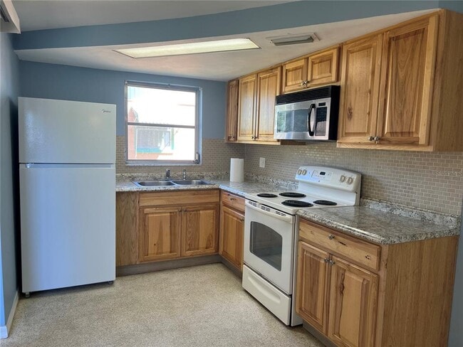 1253 Brightwell Dr in Holiday, FL - Building Photo - Building Photo
