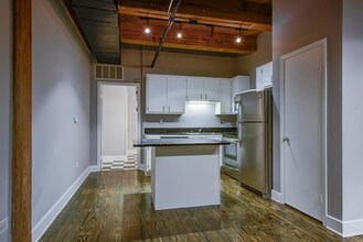 711 William St-Unit -303 in Houston, TX - Building Photo - Building Photo