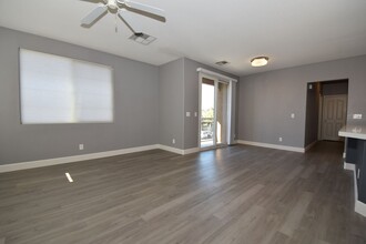 6255 W Arby Ave in Las Vegas, NV - Building Photo - Building Photo