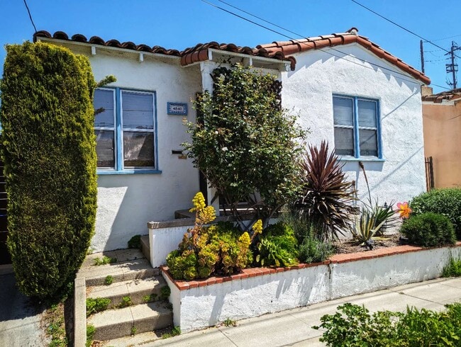 4840 Ellenwood Dr in Los Angeles, CA - Building Photo - Building Photo