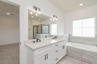 16571 Oasis Glade Dr in Richmond, TX - Building Photo