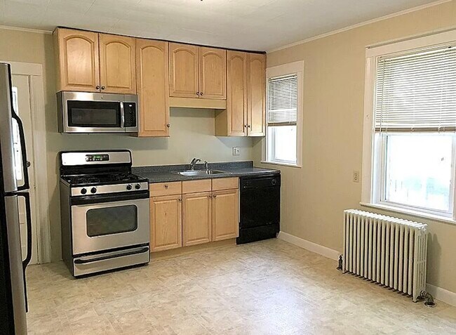 78 Temple Ave, Unit 1 in Winthrop, MA - Foto de edificio - Building Photo