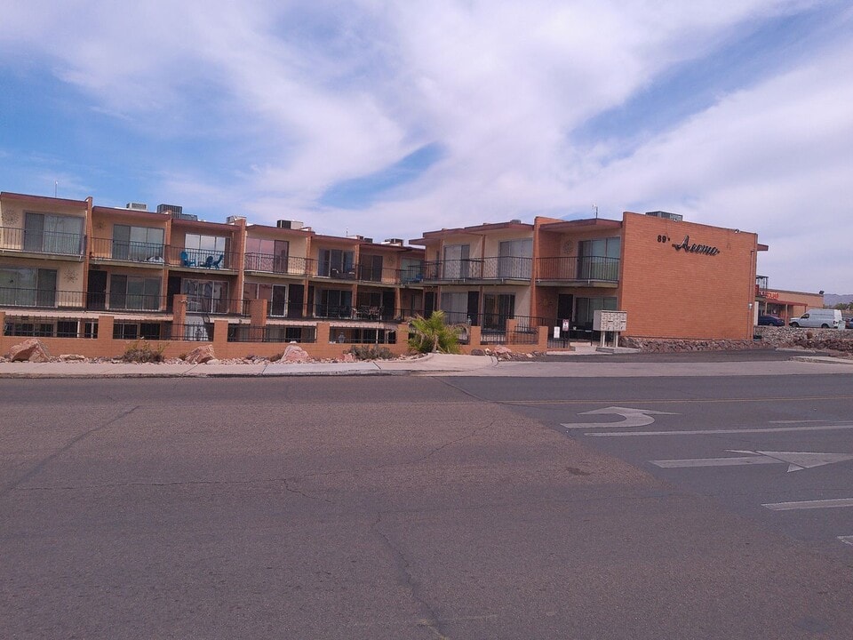 89 Acoma Blvd N in Lake Havasu City, AZ - Building Photo