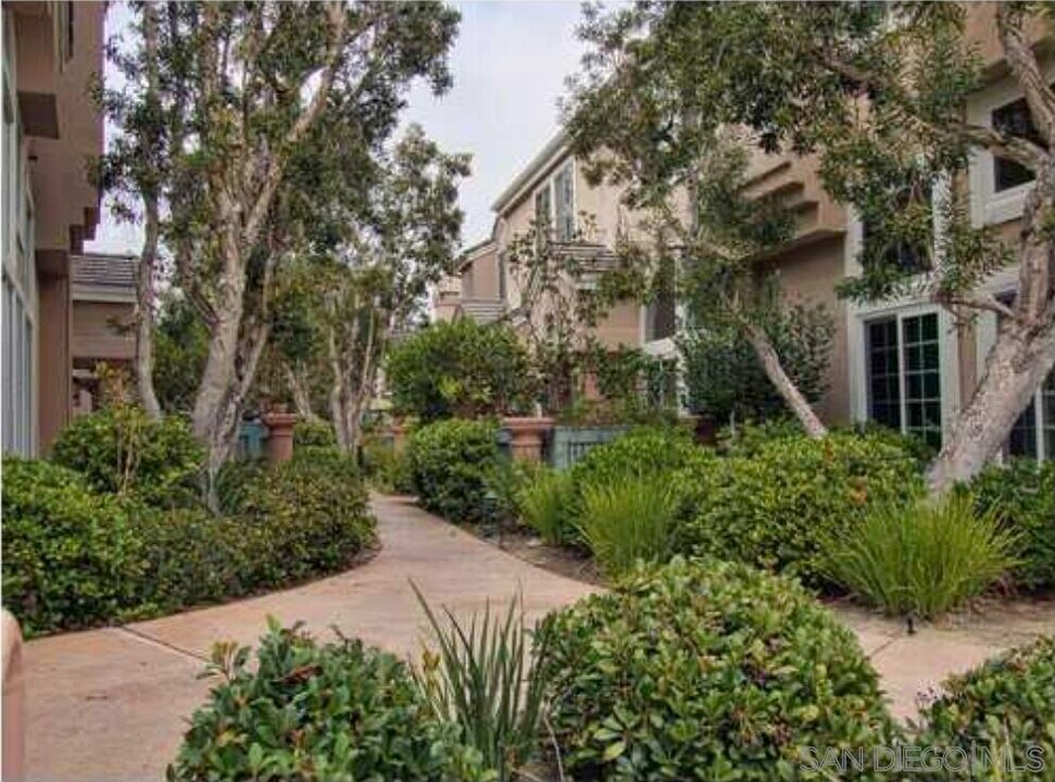 12974 Carmel Creek Rd in San Diego, CA - Building Photo