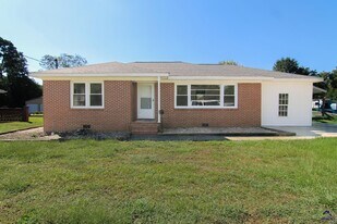 1005 Green St in Warner Robins, GA - Building Photo