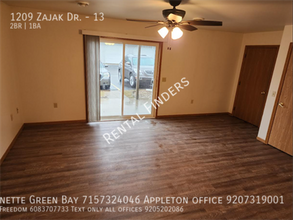 1209 Zajak Dr in Baraboo, WI - Building Photo - Building Photo