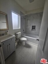 868 N Edgemont St in Los Angeles, CA - Building Photo - Building Photo