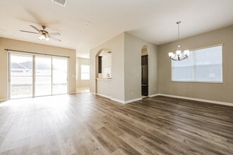 16326 Laurel Garden Ct in Spring Hill, FL - Building Photo - Building Photo