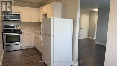 1170 Hamilton Rd in London, ON - Building Photo - Building Photo