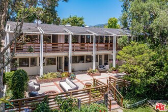 28818 Selfridge Dr in Malibu, CA - Building Photo - Building Photo
