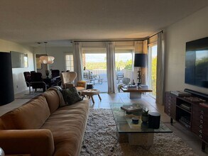 2022 Southridge Dr in Palm Springs, CA - Building Photo - Building Photo