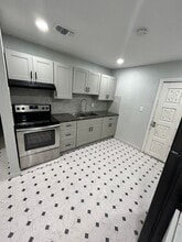 1002 N 16th St in Fort Pierce, FL - Building Photo - Building Photo