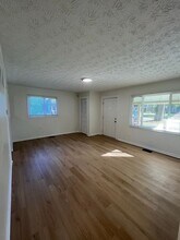 897 Exeter Rd in Columbus, OH - Building Photo - Building Photo