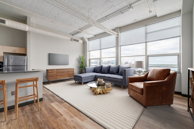 The Shoreline in Cleveland, OH - Foto de edificio - Building Photo