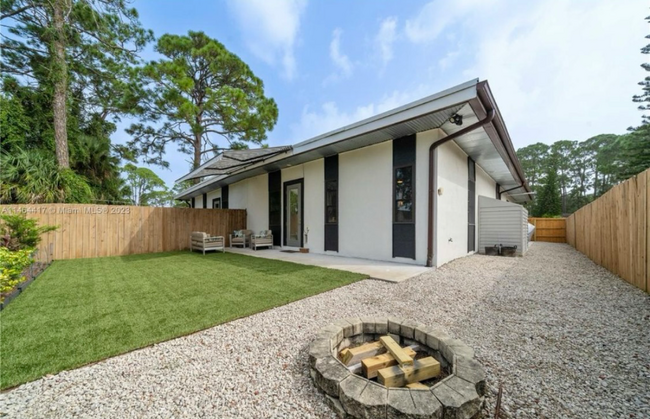 2816 India Palm Dr in Edgewater, FL - Building Photo - Building Photo
