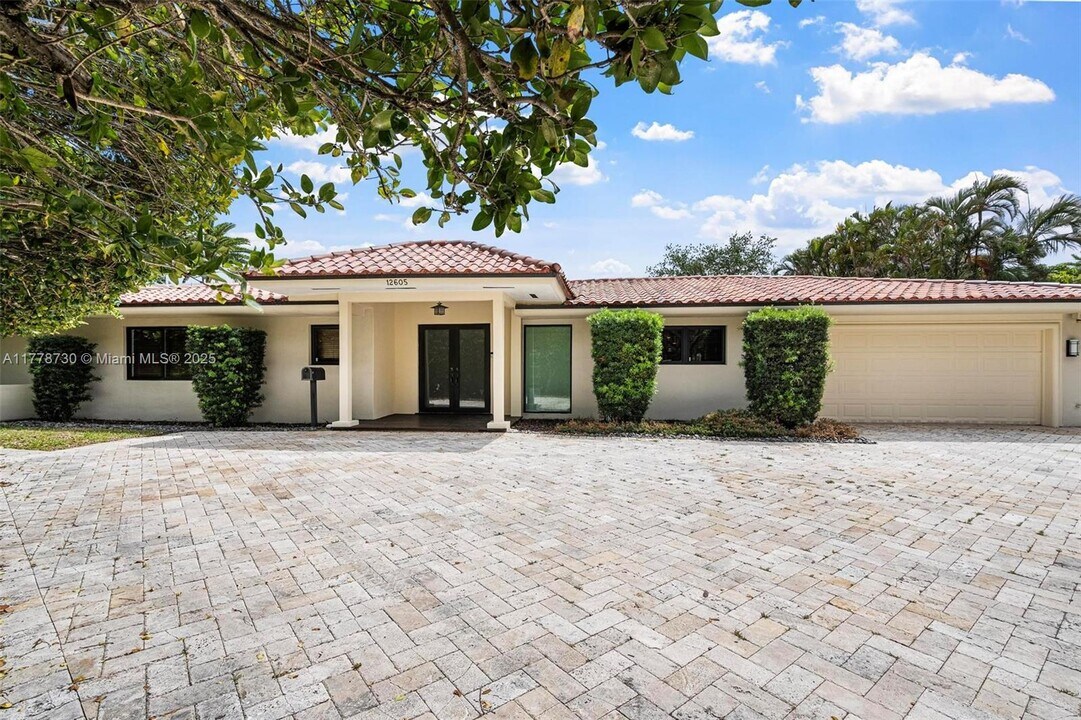 12605 Cyprus Rd in North Miami, FL - Building Photo