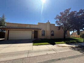 7200 Whippoorwill Ln NE in Albuquerque, NM - Building Photo