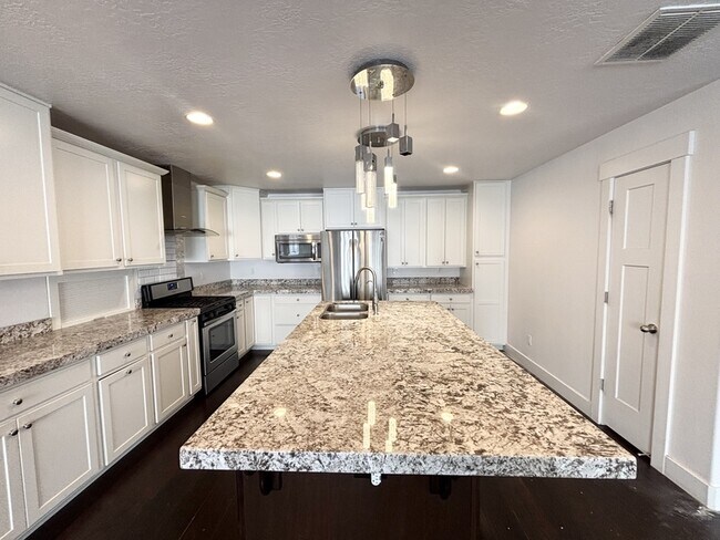 property at 5052 Moray Ct