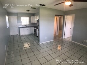 10812 Hannaway Dr-Unit -Unit D in Riverview, FL - Building Photo - Building Photo
