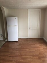 327 Green St-Unit -Apt 3 in Morgantown, WV - Foto de edificio - Building Photo