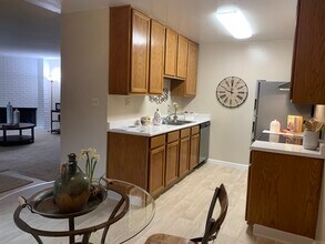 1919 Ygnacio Valley Rd, Unit 44 in Walnut Creek, CA - Foto de edificio - Building Photo