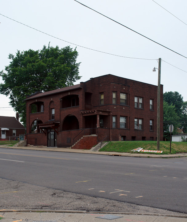 315 9th St NE in Canton, OH - Building Photo