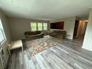 1005 Cherry Valley Rd in Bull Valley, IL - Building Photo - Building Photo