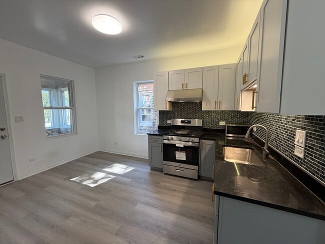 property at 4357 S Whipple St