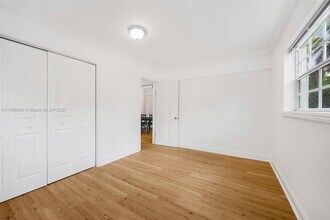 318 Majorca Ave-Unit -104 in Coral Gables, FL - Building Photo - Building Photo