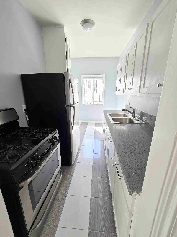 844 N Hoover St in Los Angeles, CA - Building Photo - Building Photo