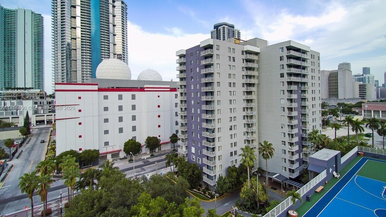 850 N Miami Ave in Miami, FL - Building Photo