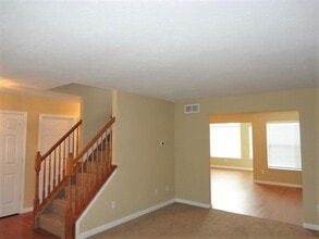 7676 Mourning Dove Ln in Hamilton, OH - Foto de edificio - Building Photo