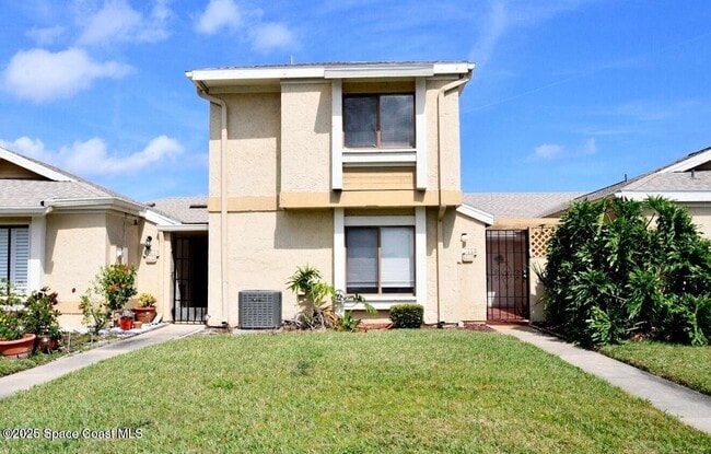 1011 Abada Ct NE in Palm Bay, FL - Building Photo - Building Photo