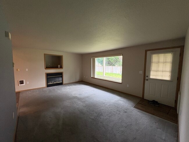 14714 176th St E in Orting, WA - Building Photo - Building Photo