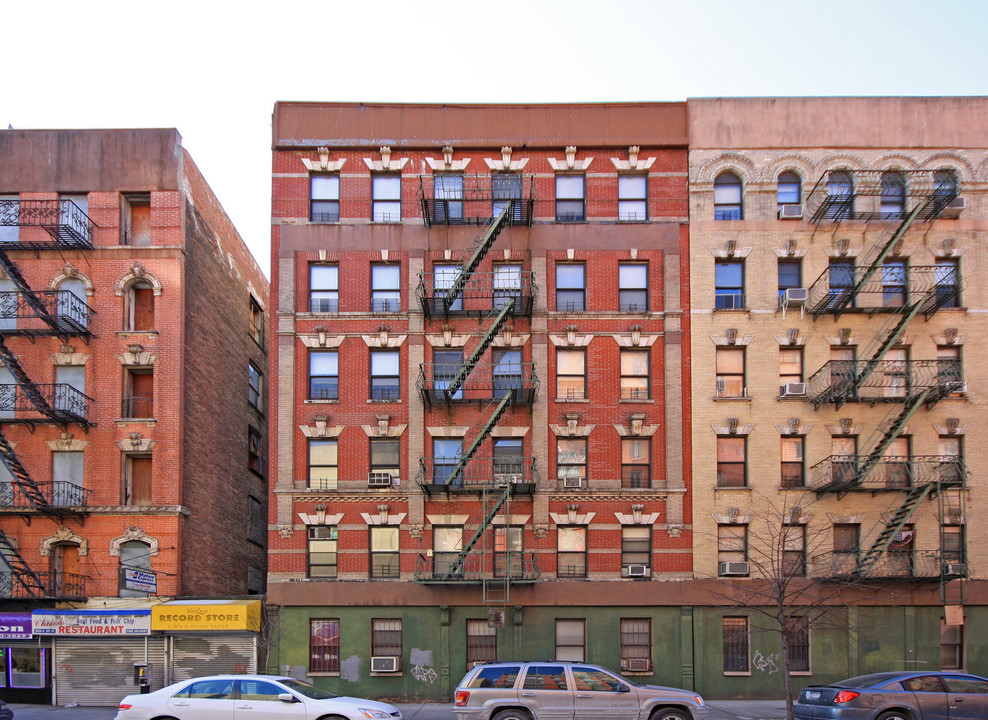 346-348 E 105th St in New York, NY - Foto de edificio