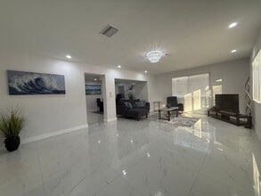 255 Glouchester St in Boca Raton, FL - Building Photo - Building Photo