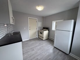 140 Adelaide St in Saint John, NB - Building Photo