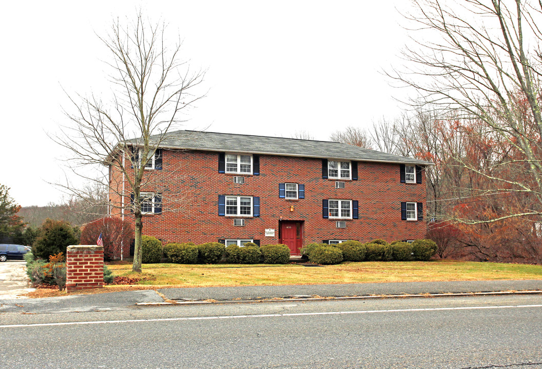 164 Main St in Upton, MA - Building Photo