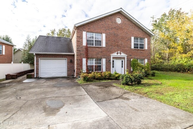 203 Sweetgum Ln in Oak Ridge, TN - Building Photo - Building Photo