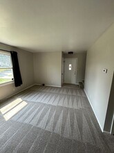 10132 W Jonen St in Milwaukee, WI - Building Photo - Building Photo