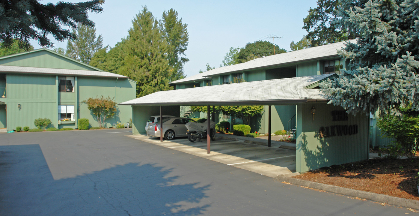 The Oakwood in Salem, OR - Building Photo