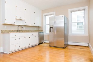 11 Estrella St Apartments